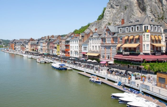 Dinant dans la vallée de la Meuse