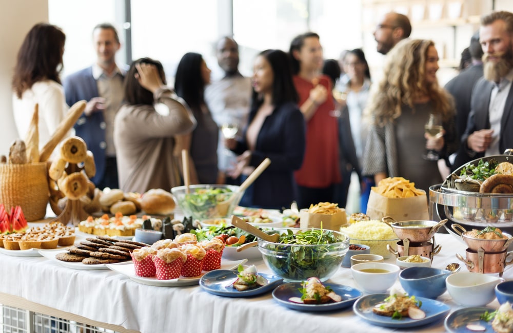 Quels plats choisir pour un buffet asiatique à midi pour un repas savoureux et varié ?