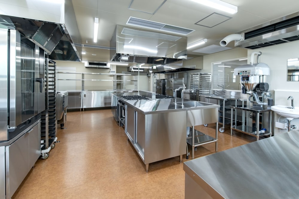 Bien équiper sa cuisine professionnelle : choisir le bon matériel pour la restauration