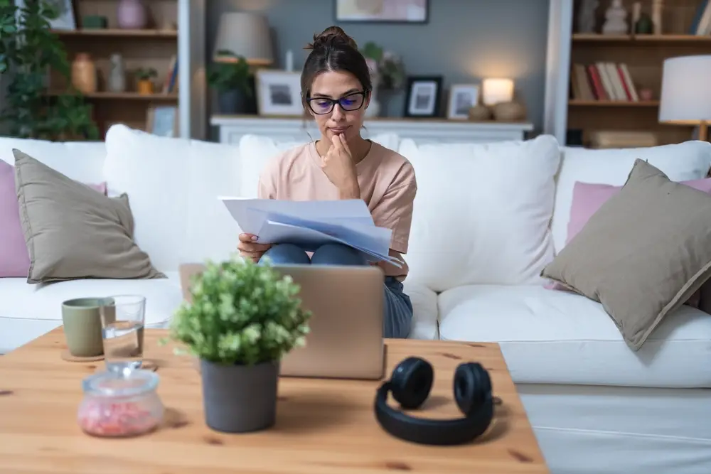 Les premiers mois d’expatriation : entre excitation et solitude